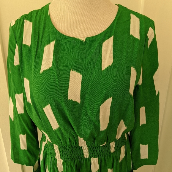 Roolee Vanessa dress, green and white- size medium - Picture 10 of 14